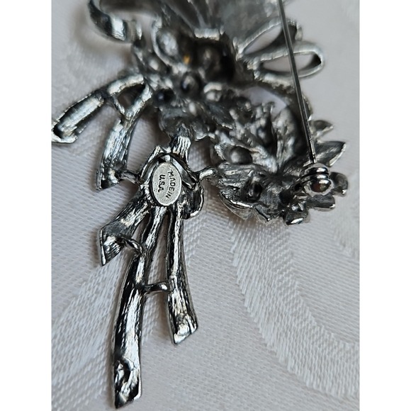 Ciner Amethyst Rhinestone Flower Brooch Chrysanthemum Vintage USA 3.75" - Picture 3 of 11